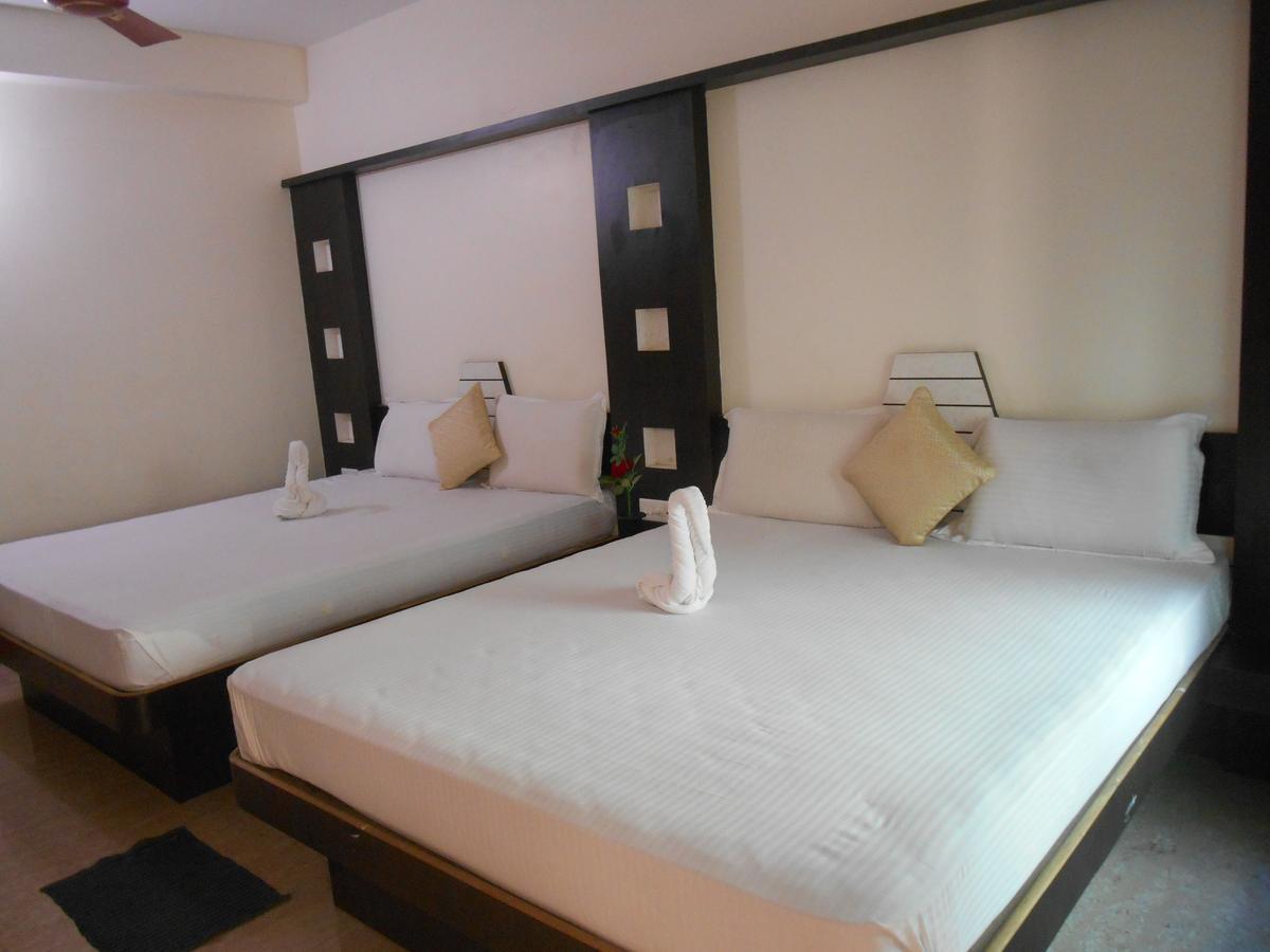 Hotel M J Residency Puri Exterior photo